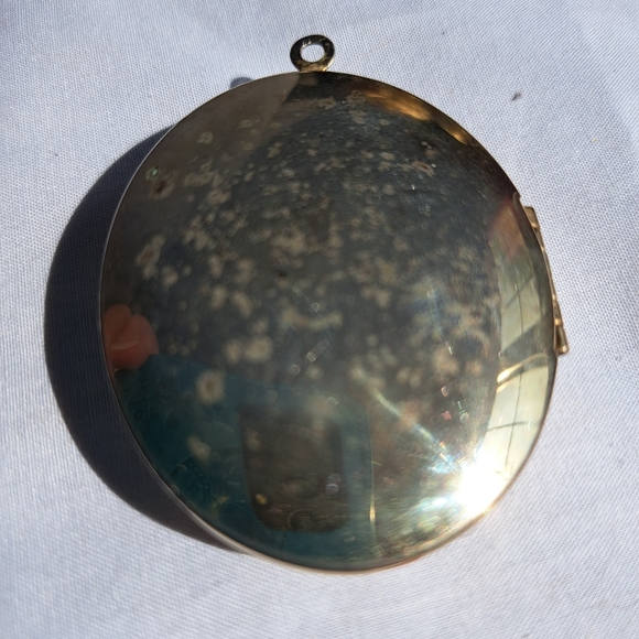 Old Time Costume Locket - Picture 4 of 4